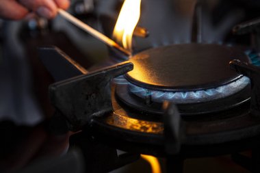 Accendere il fuoco.